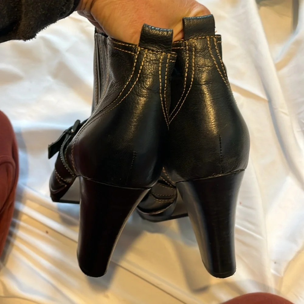 Sofft | women’s black high heel boots with buckle strap and laces shoe size 11 - Picture 9 of 15